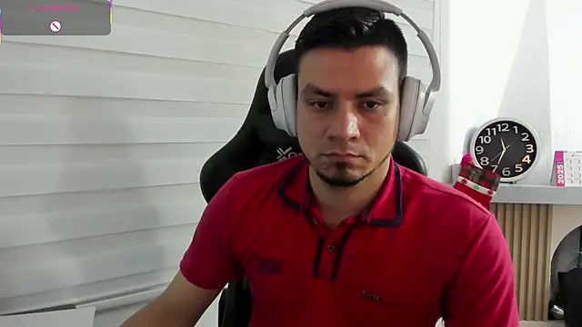 Snapshot of Rick_Diesel_ chatting on November 26, 2025, 4:34 am Rick Diesel online show from November 26, 2025, 4:34 am