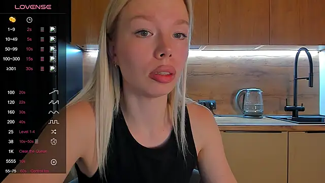 Snapshot of Olivia_Bells chatting on June 8, 2026, 9:48 pm Olivia Bells online show from June 8, 2026, 9:48 pm