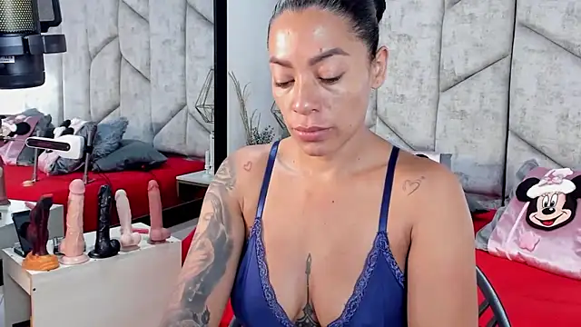 NiicolleMiller online show from November 21, 2025, 11:20 am