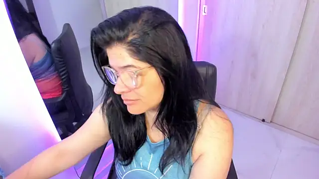 BellaFlaming online show from May 28, 2026, 10:43 am