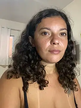 Snapshot of -Marivalda- chatting on November 4, 2025, 2:32 pm -Marivalda- online show from November 4, 2025, 2:32 pm