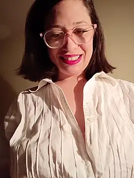 AmazingFuckCam online show from May 18, 2026, 7:40 pm