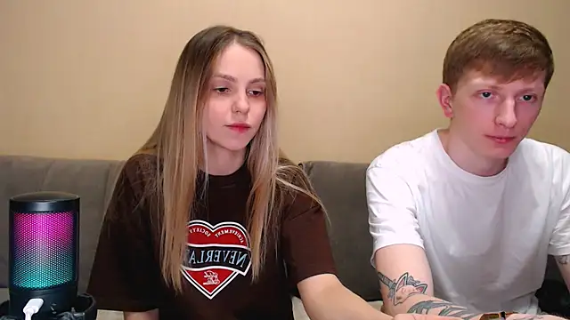 Snapshot of juliaanddima chatting on February 27, 2026, 9:47 pm juliaanddima online show from February 27, 2026, 9:47 pm