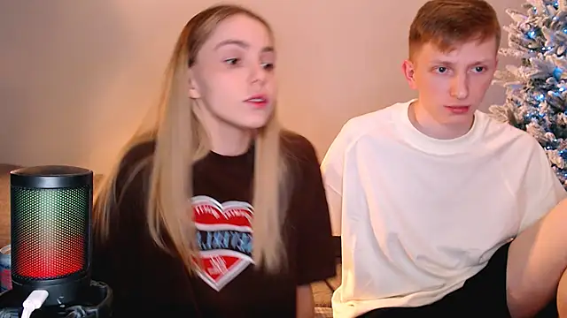 Snapshot of juliaanddima chatting on January 10, 2026, 9:54 pm juliaanddima online show from January 10, 2026, 9:54 pm