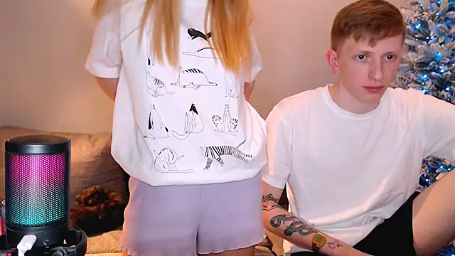 Snapshot of juliaanddima chatting on January 16, 2026, 10:14 pm juliaanddima online show from January 16, 2026, 10:14 pm