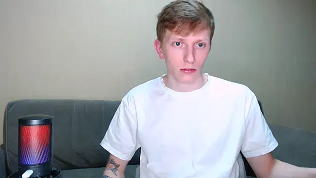 Snapshot of juliaanddima chatting on February 22, 2026, 10:33 pm juliaanddima online show from February 22, 2026, 10:33 pm