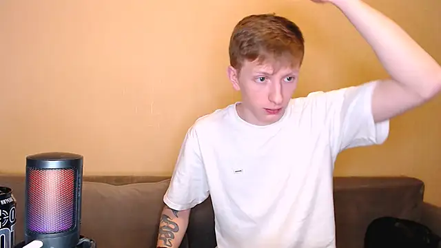 Snapshot of juliaanddima chatting on February 9, 2026, 11:03 pm juliaanddima online show from February 9, 2026, 11:03 pm