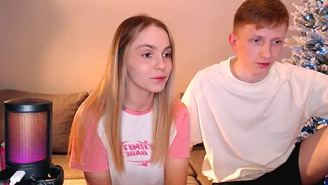 Snapshot of juliaanddima chatting on January 9, 2026, 10:06 pm juliaanddima online show from January 9, 2026, 10:06 pm