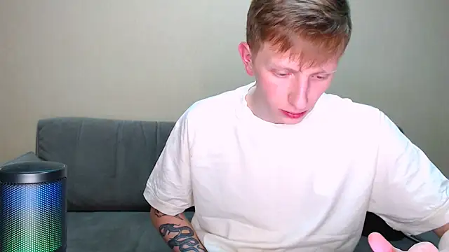 Snapshot of juliaanddima chatting on February 11, 2026, 11:37 pm juliaanddima online show from February 11, 2026, 11:37 pm