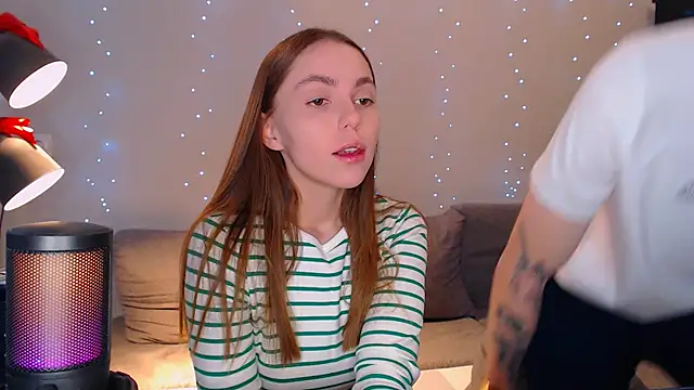 Snapshot of juliaanddima chatting on February 20, 2025, 7:01 am juliaanddima online show from February 20, 2025, 7:01 am