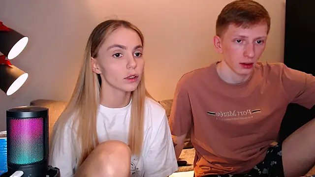 Snapshot of juliaanddima chatting on November 20, 2025, 8:26 am juliaanddima online show from November 20, 2025, 8:26 am