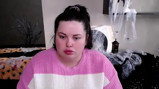 Emily Mo online show from October 30, 2025, 6:23 am