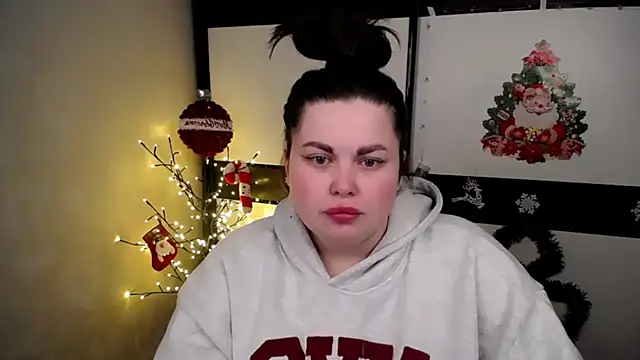 Emily Mo online show from December 2, 2025, 6:48 am