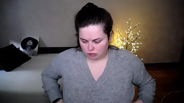 Emily Mo online show from April 8, 2026, 6:04 am