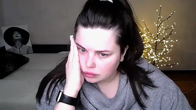 Emily Mo online show from April 1, 2026, 5:53 am