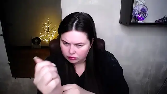Snapshot of Emily_Mo chatting on June 27, 2026, 6:19 am Emily Mo online show from June 27, 2026, 6:19 am