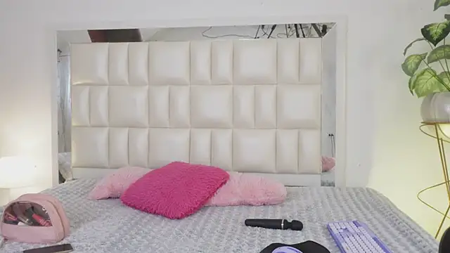 Snapshot of Anais_aradia chatting on March 15, 2025, 6:14 am Anais aradia online show from March 15, 2025, 6:14 am