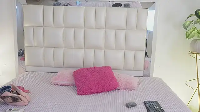 Snapshot of Anais_aradia chatting on February 11, 2025, 5:05 am Anais aradia online show from February 11, 2025, 5:05 am