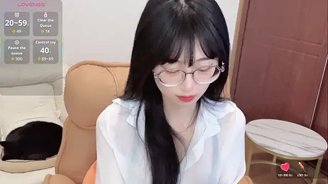 4uoki online show from November 28, 2025, 4:07 pm