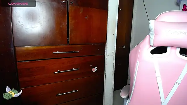 Snapshot of eva_six chatting on January 25, 2025, 12:48 am eva six online show from January 25, 2025, 12:48 am