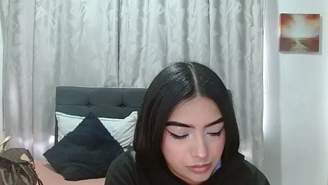 Snapshot of eva_six chatting on October 13, 2025, 6:53 pm eva six online show from October 13, 2025, 6:53 pm