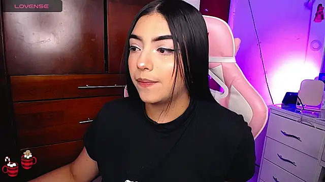 Snapshot of eva_six chatting on January 6, 2025, 7:56 pm eva six online show from January 6, 2025, 7:56 pm