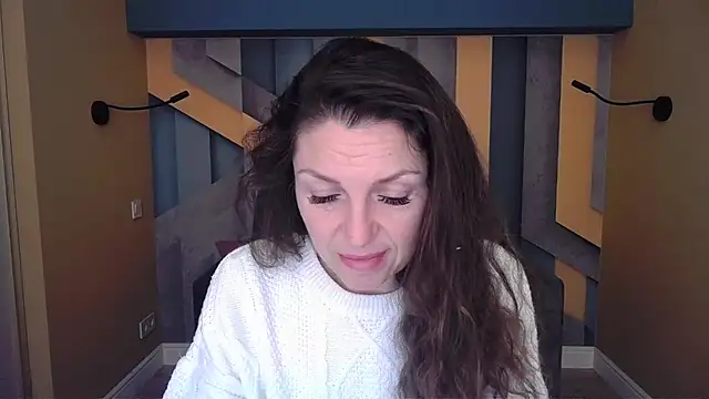 EllaLong online show from January 19, 2026, 12:31 pm