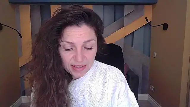 EllaLong online show from November 4, 2025, 12:31 pm