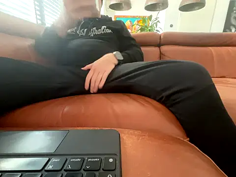 Lovetobenaked4u online show from September 24, 2025, 11:17 am