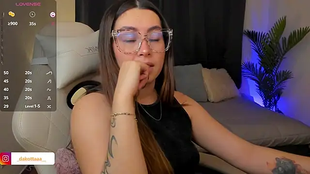 Snapshot of dakottaa_ chatting on November 27, 2025, 11:38 pm dakottaa online show from November 27, 2025, 11:38 pm