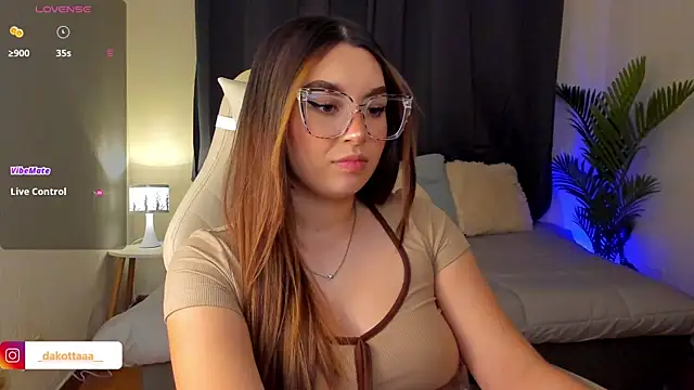 Snapshot of dakottaa_ chatting on October 11, 2025, 11:06 pm dakottaa online show from October 11, 2025, 11:06 pm