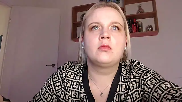 Snapshot of Karolina_love_ chatting on November 15, 2025, 7:51 pm Karolina love online show from November 15, 2025, 7:51 pm