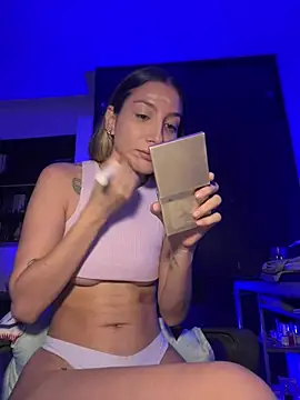 Snapshot of DanikRosse chatting on January 18, 2026, 4:38 am DanikRosse online show from January 18, 2026, 4:38 am