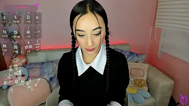 tinysara online show from March 16, 2026, 4:32 pm