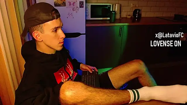 Snapshot of Midnighter_ chatting on September 28, 2025, 3:24 am Midnighter  online show from September 28, 2025, 3:24 am