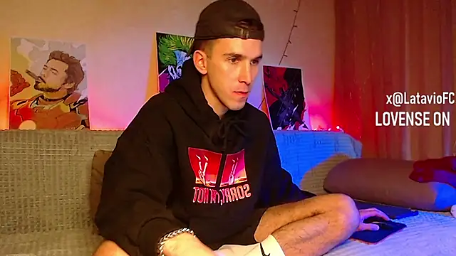 Snapshot of Midnighter_ chatting on February 11, 2025, 5:16 am Midnighter  online show from February 11, 2025, 5:16 am