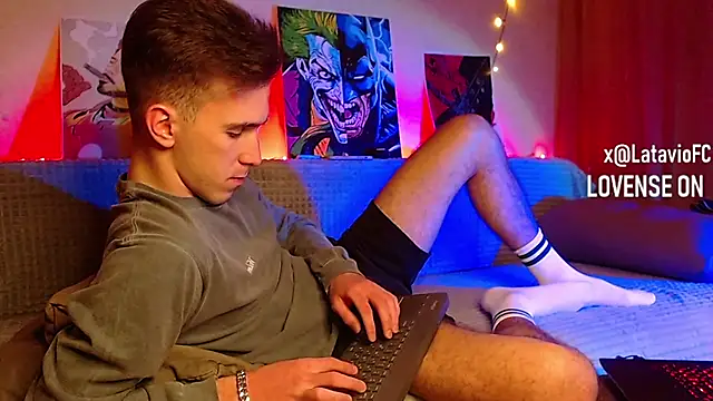 Snapshot of Midnighter_ chatting on March 6, 2025, 10:15 pm Midnighter  online show from March 6, 2025, 10:15 pm