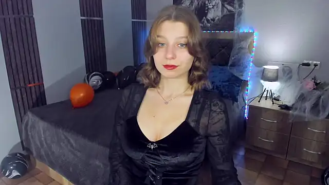 RinaMoore online show from October 29, 2025, 12:37 pm