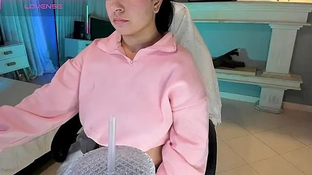 scarlet miller1 online show from March 14, 2025, 11:56 am