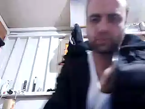 Snapshot of mustican422 chatting on February 28, 2025, 10:39 pm mustican422 online show from February 28, 2025, 10:39 pm