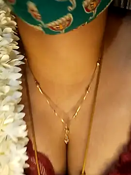 tuttifrutti17 online show from February 25, 2025, 5:30 pm