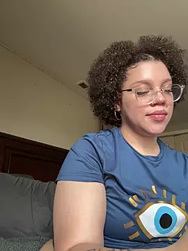 QueenNuttCollector online show from March 13, 2026, 4:01 pm