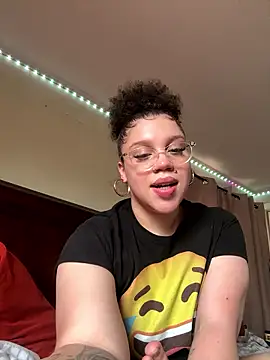 QueenNuttCollector online show from January 9, 2026, 5:20 pm