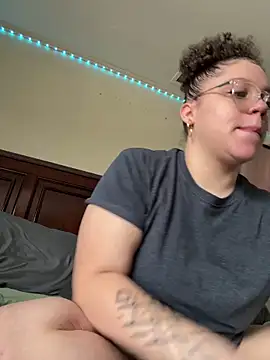 QueenNuttCollector online show from February 11, 2026, 5:13 pm