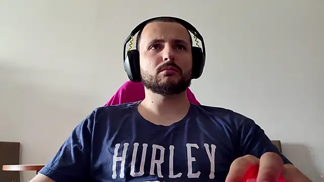 Snapshot of iurytx chatting on November 13, 2025, 6:56 pm iurytx online show from November 13, 2025, 6:56 pm