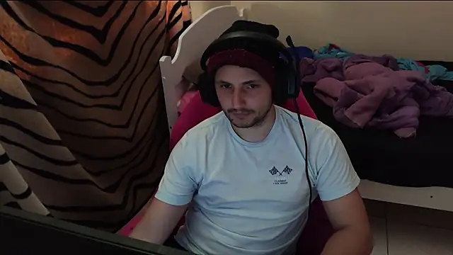 Snapshot of iurytx chatting on February 14, 2025, 10:47 pm iurytx online show from February 14, 2025, 10:47 pm