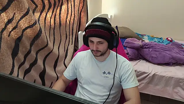 Snapshot of iurytx chatting on February 21, 2025, 8:27 pm iurytx online show from February 21, 2025, 8:27 pm