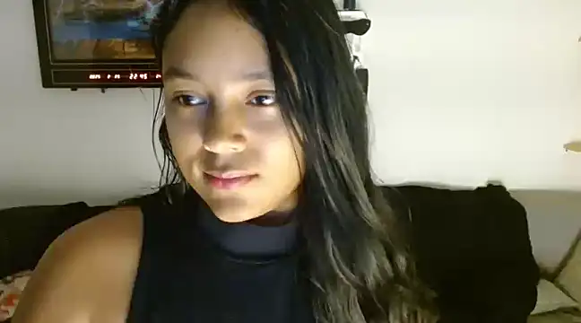 Chiara petterson online show from February 26, 2025, 3:46 am