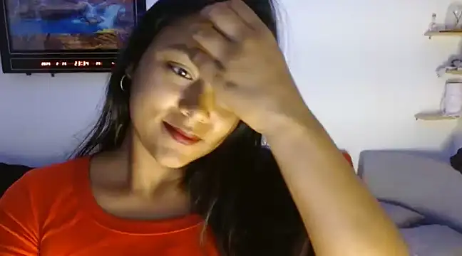 Chiara petterson online show from February 27, 2025, 4:35 am