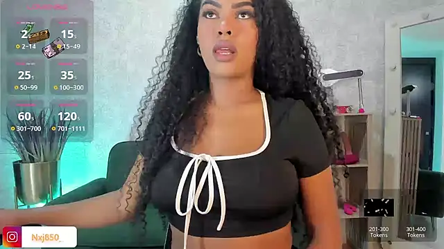 HOTBLACKANDWHITE2 online show from October 30, 2025, 2:10 am